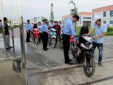 Những kỷ niệm khôi hài trong khi làm việc một bảo vệ nhà máy